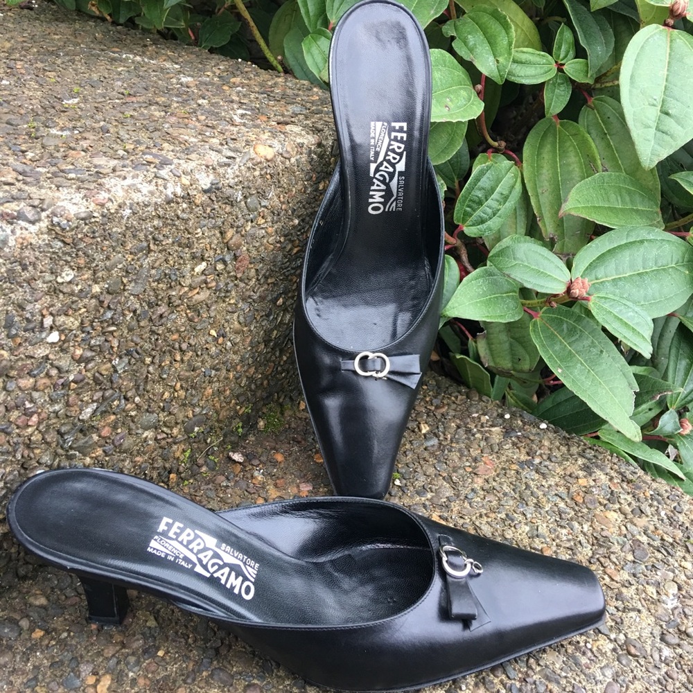 Salvatore Ferragamo Vintage Black Heels 10B